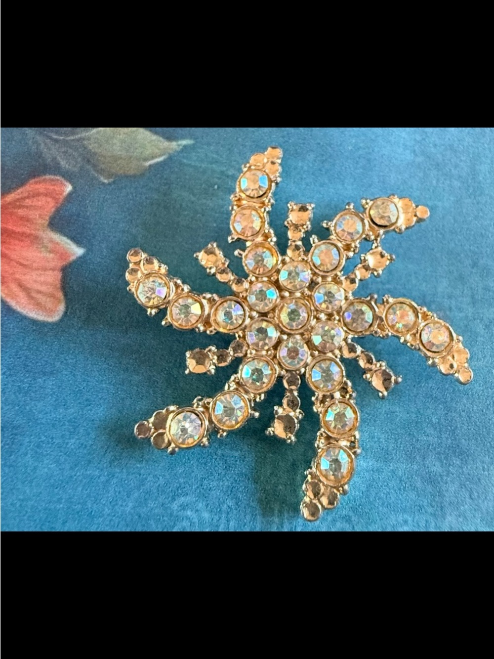 Rhinestone Star Brooch.